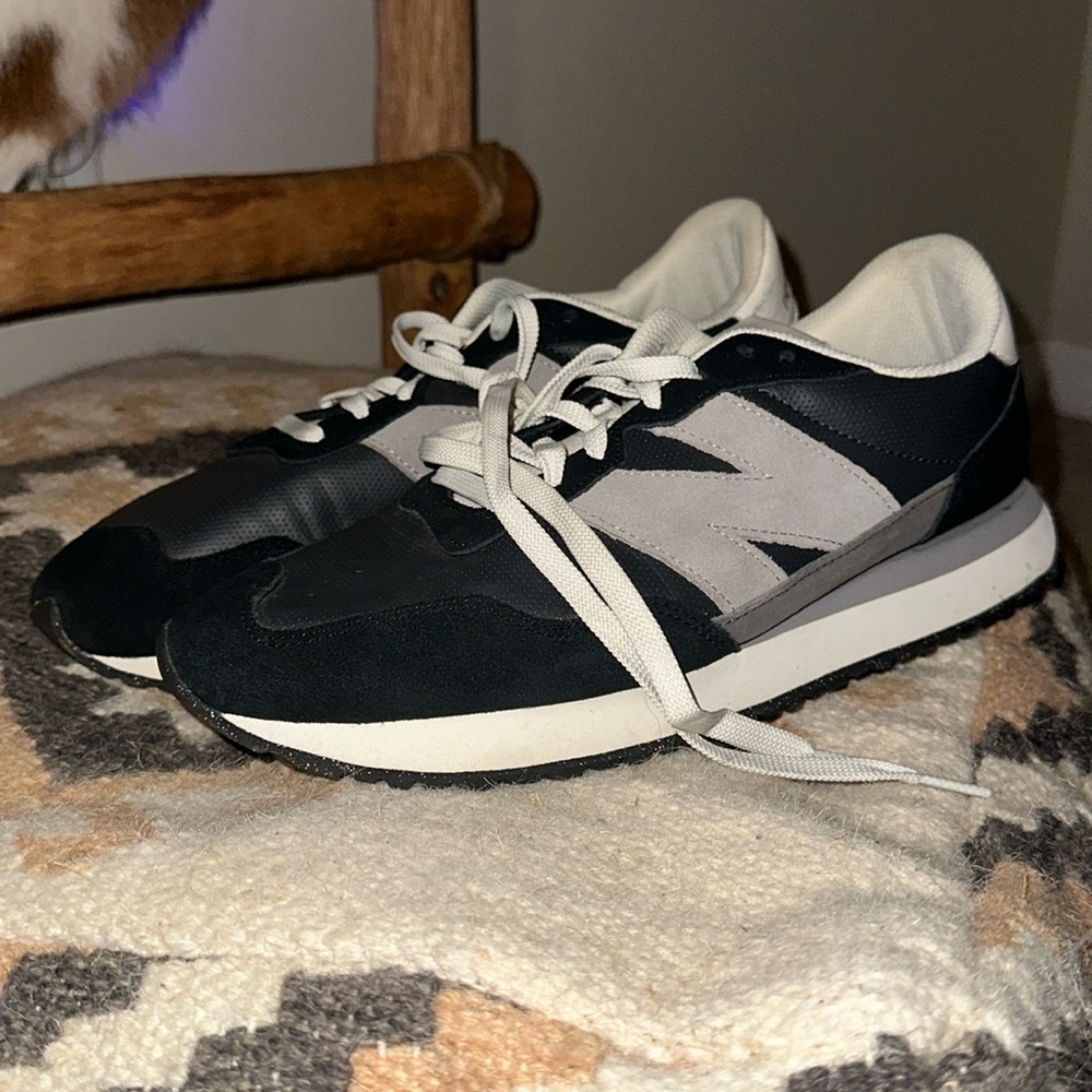 New Balance 237 Sneakers